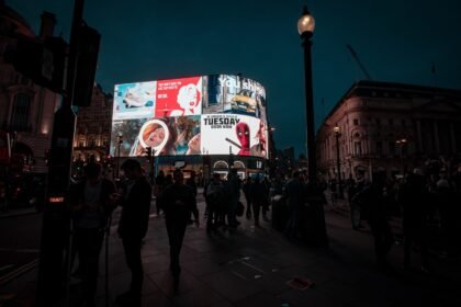 découvrez l'univers de la publicité avec nos stratégies innovantes et créatives. apprenez à capter l'attention de votre public cible grâce à des campagnes percutantes et des solutions publicitaires sur mesure qui amplifient votre visibilité.