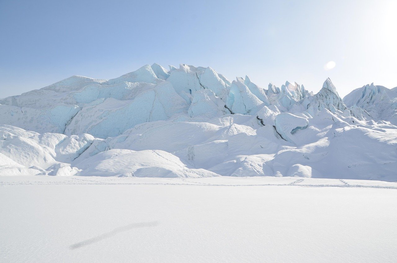 découvrez les glaciers alpins, témoins majestueux du changement climatique et de la beauté naturelle des montagnes. apprenez-en davantage sur leur formation, leur importance écologique et les menaces qui pÚsent sur ces merveilles de la nature.