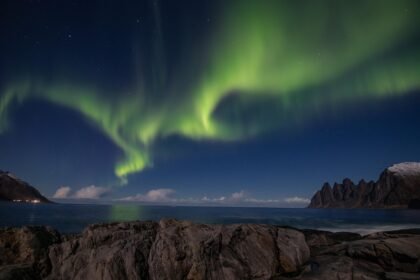 découvrez les auroras, ces phénomènes lumineux fascinants qui illuminent le ciel nocturne avec leurs couleurs vibrantes et dansantes. explorez leurs origines, leur beauté naturelle et les meilleures destinations pour les observer.