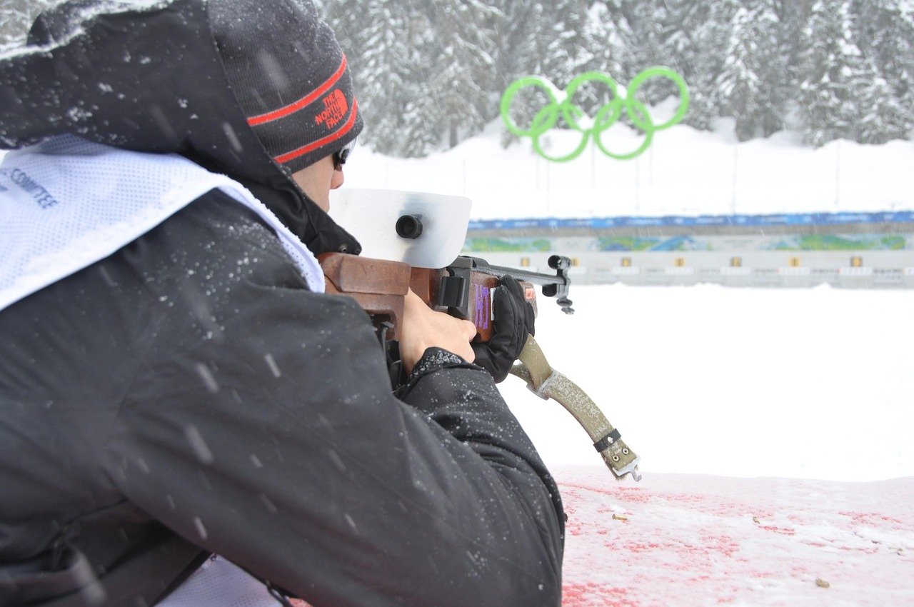 découvrez l'univers passionnant du biathlon, un sport alliant ski de fond et tir à la carabine. suivez l'actualité des compétitions, les performances des athlètes, et apprenez les techniques de ce défi physique exigeant.