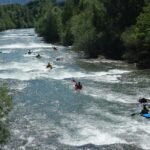 découvrez les plaisirs du canoë-kayak à travers des aventures aquatiques inoubliables. que vous soyez débutant ou expert, explorez des paysages magnifiques tout en profitant de moments de détente sur l'eau.