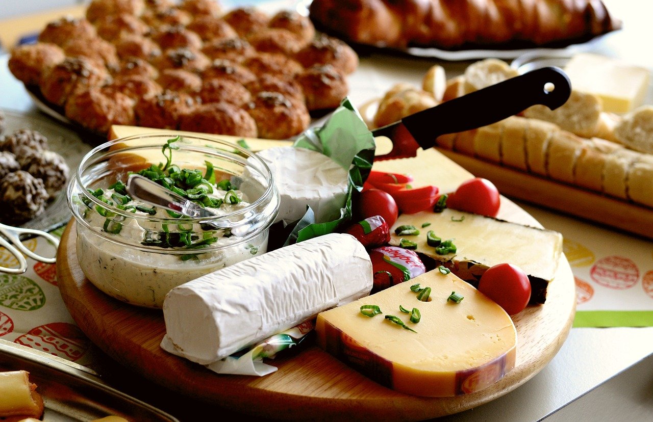 découvrez l'art de la fabrication du fromage avec nos guides complets et astuces pratiques. apprenez les techniques traditionnelles et modernes pour créer vos propres fromages savoureux à la maison. parfait pour les passionnés de gastronomie !