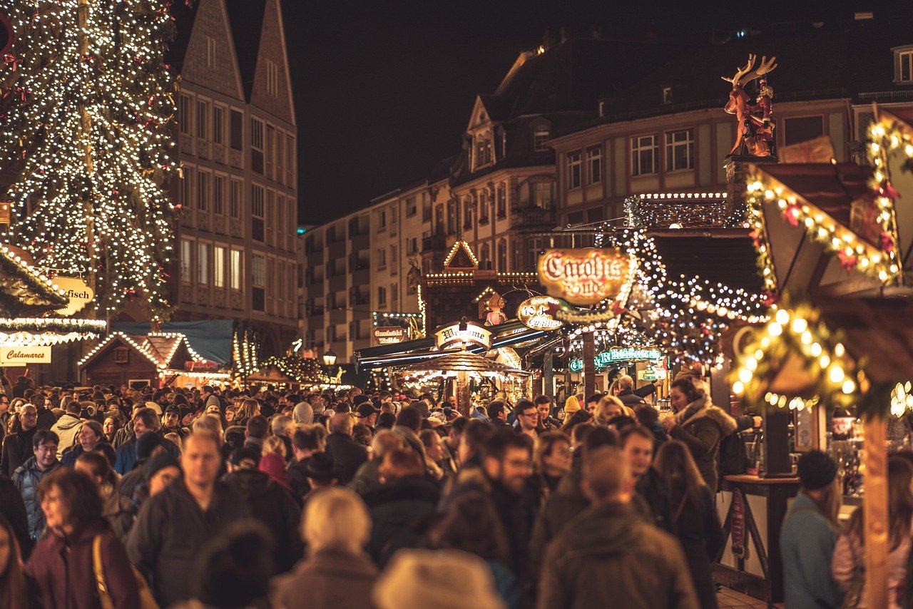 découvrez la magie des marchés de noël : artisanat, délices gourmands et ambiance festive vous attendent pour célébrer les fêtes de fin d'année dans un cadre enchanteur.