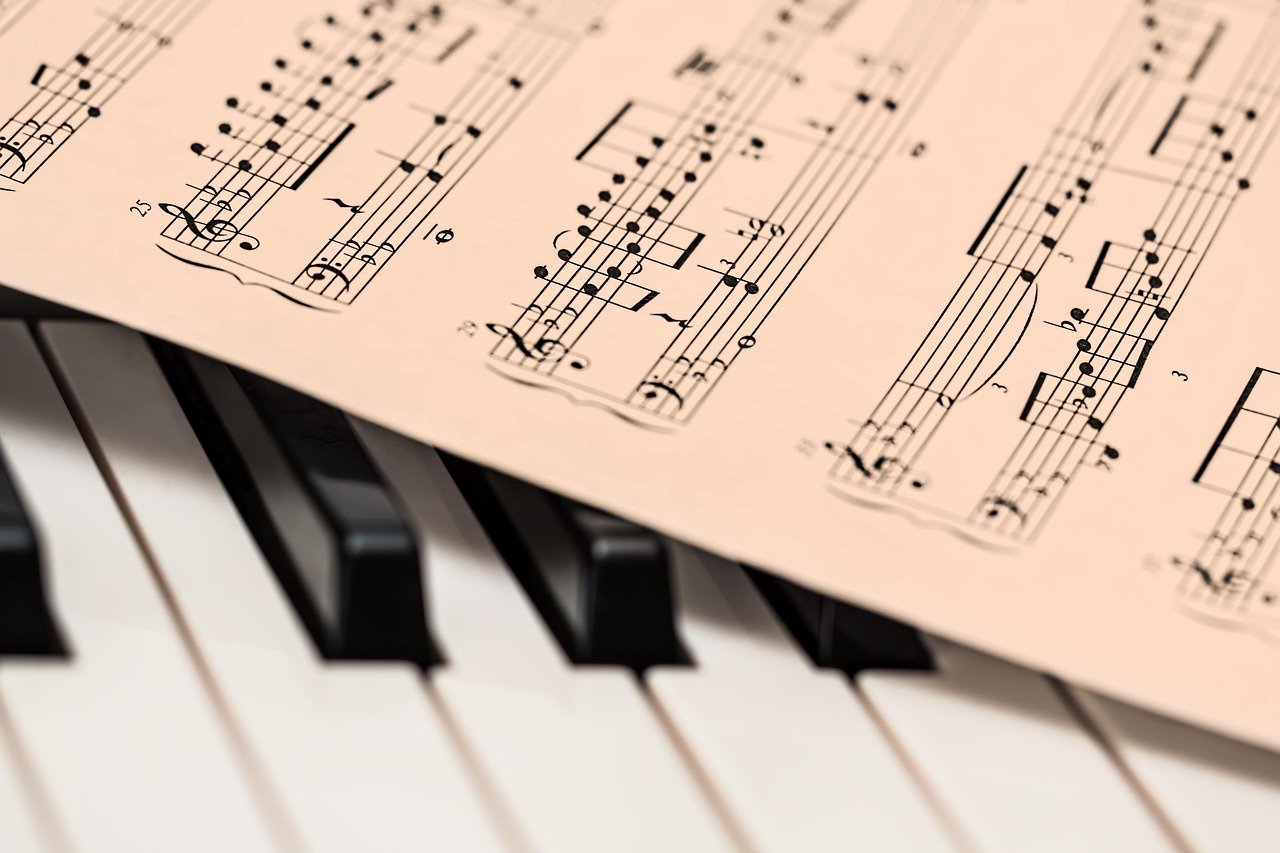 découvrez l'univers enchanteur des festivals de musique classique, où des chefs-d'œuvre intemporels prennent vie à travers des performances captivantes. rejoignez-nous pour célébrer la beauté de la musique classique dans des lieux magnifiques, tout en explorant une variété d'artistes et de compositions qui éveilleront vos sens et enrichiront votre expérience musicale.