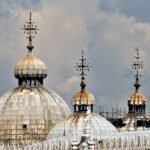 découvrez le tourisme transfrontalier, une expérience unique qui vous permet d'explorer des cultures variées et des paysages diversifiés à travers les frontières. partez à l'aventure et enrichissez vos voyages par des échanges authentiques et des découvertes inoubliables.