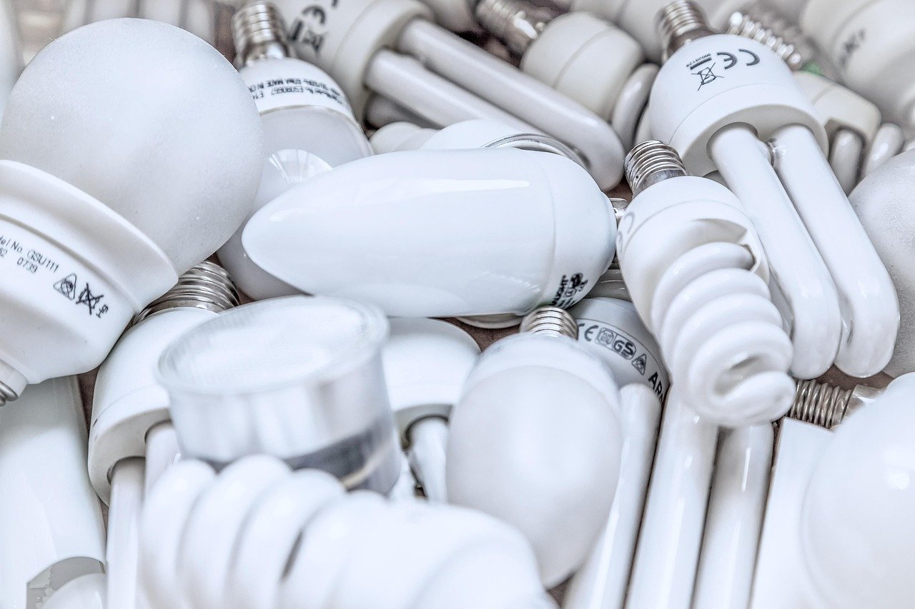 découvrez comment réduire les déchets numériques et optimiser votre empreinte écologique. apprenez des stratégies efficaces pour gérer vos données, limiter la consommation d'énergie et adopter une approche durable dans le monde digital.