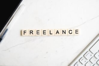 découvrez l'univers des entrepreneurs : astuces, conseils et stratégies pour réussir dans vos projets. inspirez-vous des parcours de ceux qui ont transformé leurs rêves en réalité et apprenez à surmonter les obstacles pour bâtir votre succès.