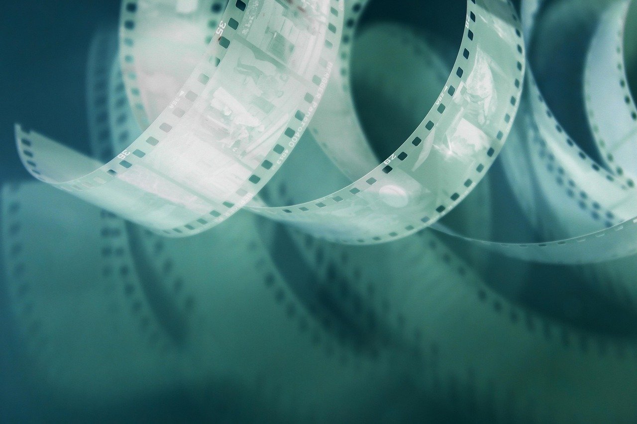 découvrez l'univers fascinant des festivals de cinéma, où le septième art prend vie à travers des projections captivantes, des rencontres avec des réalisateurs et des célébrités, et des atmosphères uniques. plongez dans la magie des films avant-premières et des compétitions internationales qui célèbrent la créativité et l'innovation au sein de l'industrie cinématographique.