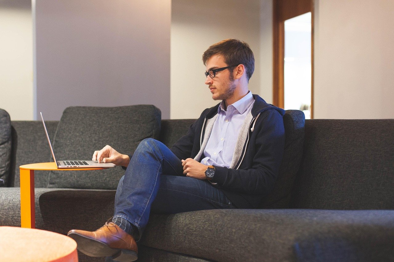 découvrez l'univers du freelancing : conseils, astuces et ressources pour réussir en tant que travailleur indépendant. apprenez à gérer votre temps, trouver des clients et maximiser vos revenus tout en profitant de la liberté du statut de freelancer.