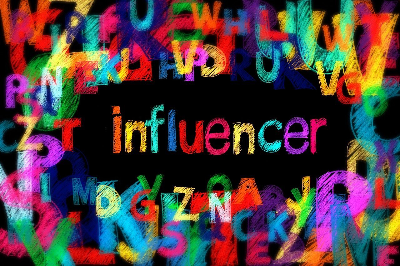 découvrez le monde fascinant des influenceurs : leurs impacts sur les tendances, leurs stratégies de communication et comment ils façonnent nos choix au quotidien. plongez dans l'univers du marketing d'influence et apprenez à naviguer dans cet écosystème dynamique.