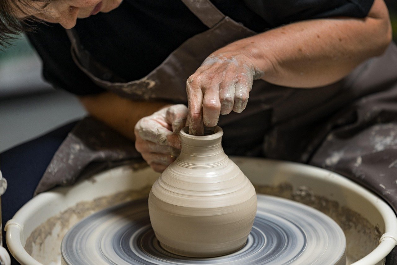 découvrez l'univers fascinant de l'artisanat local avec notre sélection unique de créations faites main. explorez des pièces authentiques qui racontent des histoires, soutenez les artisans de votre région et ajoutez une touche d'originalité à votre quotidien.