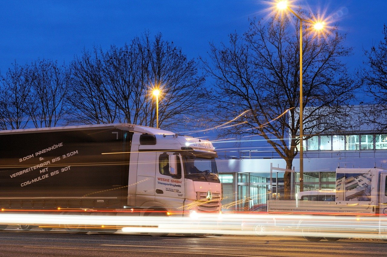 découvrez l'univers de la logistique : optimisez vos chaînes d'approvisionnement, améliorez la gestion des stocks et maîtrisez la distribution de vos produits pour gagner en efficacité et en rentabilité.