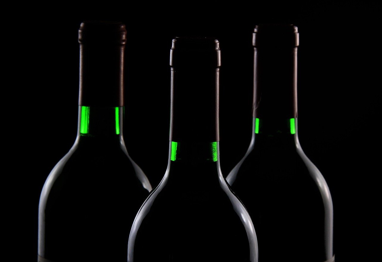 découvrez notre sélection de vins biologiques, élaborés avec soin à partir de raisins cultivés sans pesticides ni produits chimiques. offrez-vous une expérience authentique et respectueuse de l'environnement avec nos crus organiques qui allient saveurs exquises et bien-être. explorez le monde des vins naturels et succombez à la pureté des arômes d'exception.