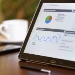 découvrez l'importance de la gouvernance des données publiques, son impact sur la transparence et l'engagement citoyen, ainsi que les meilleures pratiques pour assurer la gestion responsable et éthique des informations publiques.