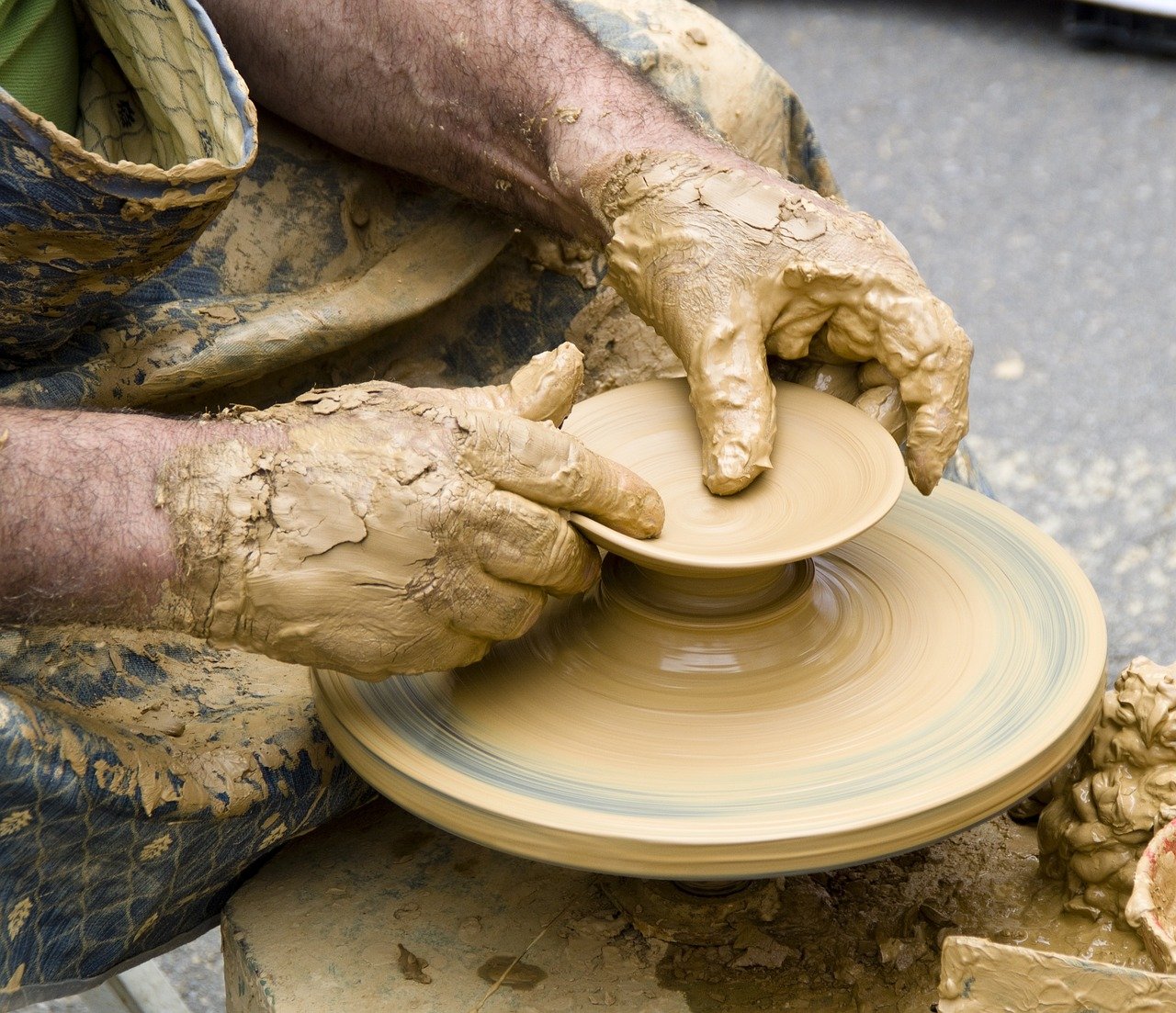 découvrez la culture savoyarde, un mélange fascinant de traditions, de gastronomie et d'art de vivre au cœur des alpes françaises. plongez dans l'héritage unique de cette région montagnarde, entre paysages enchanteurs et coutumes ancestrales.