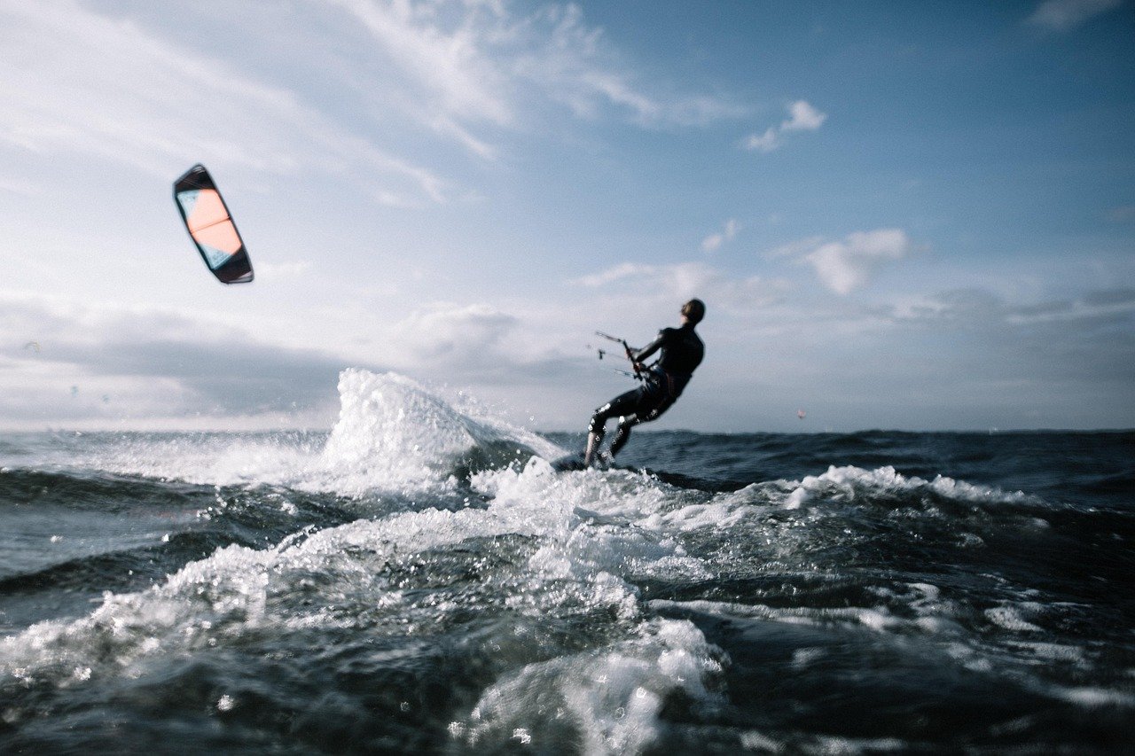 découvrez l'univers passionnant du surf : techniques, spots mythiques, et conseils pour débutants. plongez dans les vagues et vivez l'adrénaline des grandes compétitions tout en explorant cette culture unique et inspirante.