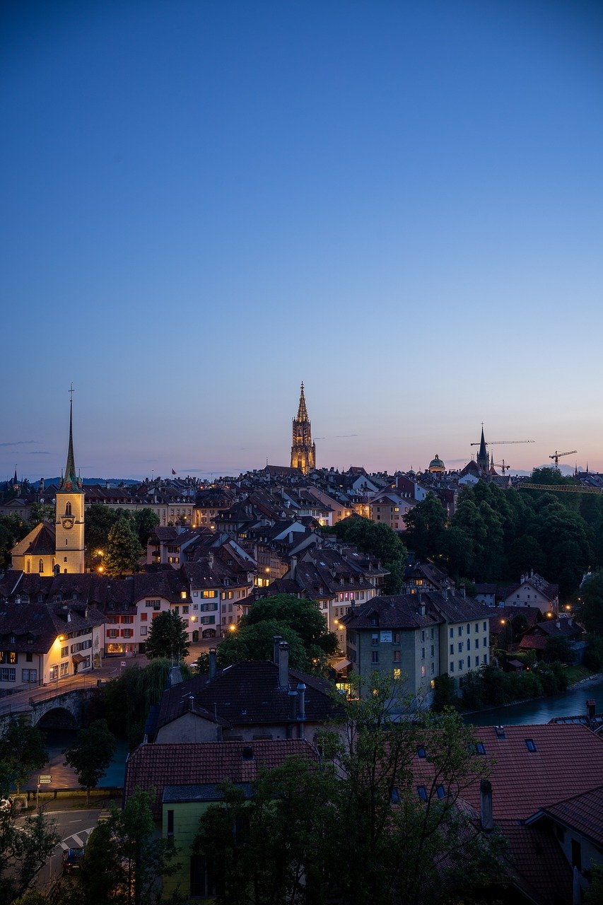 découvrez la richesse de la culture suisse à travers une variété d'activités captivantes. plongez dans des événements traditionnels, des festivals modernes et des expériences artistiques uniques qui mettent en valeur le patrimoine diversifié de la suisse. que vous soyez passionné d'art, de musique ou de gastronomie, trouvez l'inspiration pour votre prochaine aventure culturelle en suisse.