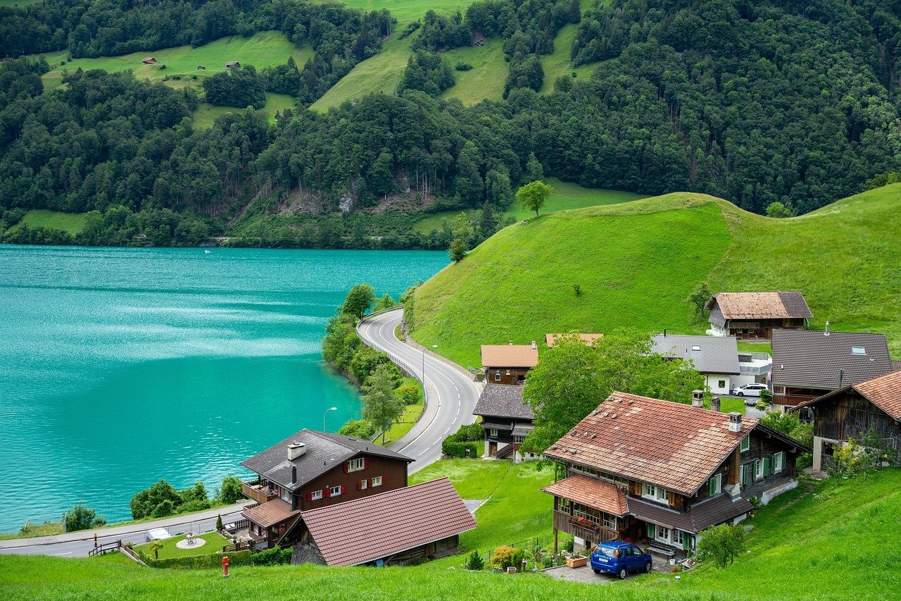 découvrez un monde riche en traditions et en créativité avec nos activités culturelles suisses. plongez dans l'art, la musique, la gastronomie et les festivals qui font la renommée de la suisse, et vivez des expériences uniques qui célèbrent la diversité de ce pays alpin.