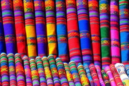 découvrez nos ateliers textiles, où créativité et technique se rencontrent. apprenez à travailler divers matériaux, développez vos compétences en couture, tissage et plus encore dans une ambiance conviviale. rejoignez-nous pour exprimer votre passion pour le textile !