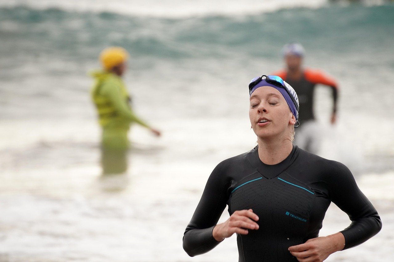 découvrez le triathlon, un sport d'endurance dynamique alliant natation, cyclisme et course à pied. que vous soyez débutant ou athlète confirmé, plongez dans l'univers passionnant des compétitions, des entraînements et des conseils pour améliorer vos performances.
