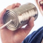 découvrez l'univers des assistants vocaux : technologies innovantes qui transforment notre quotidien en facilitant l'interaction avec nos appareils grâce à la voix. apprenez comment ces outils améliorent la productivité, l'accessibilité et le divertissement.