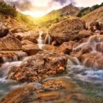 découvrez le sentier des cascades, une aventure immersive au cœur de la nature, où des paysages époustouflants et des chutes d'eau spectaculaires vous attendent. parfait pour les amoureux de la randonnée et les passionnés de photographie.