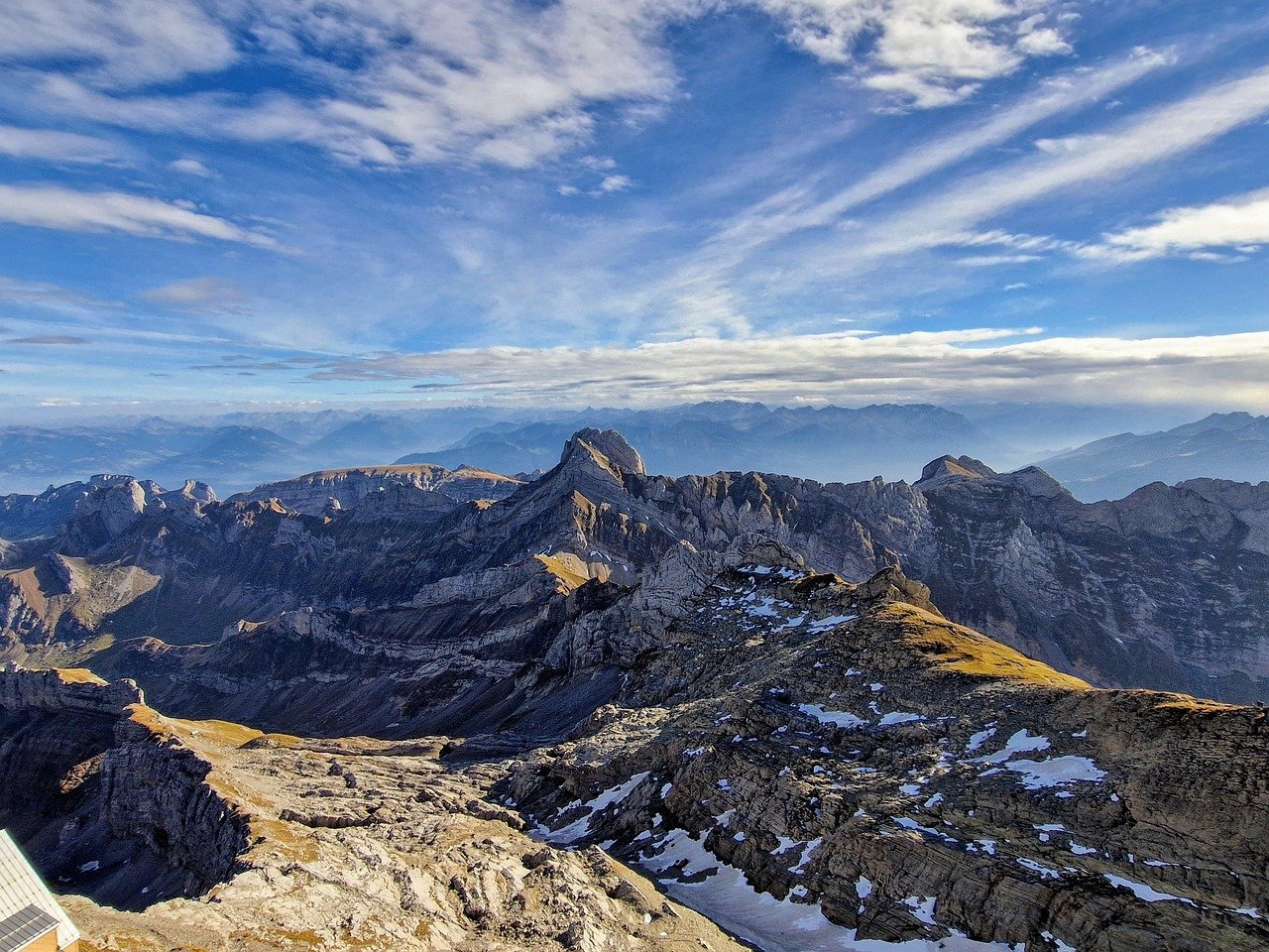 découvrez la beauté des randonnées hivernales avec nos conseils et itinéraires adaptés. explorez des paysages enneigés, profitez de l'air frais et vivez des moments inoubliables en pleine nature cet hiver.