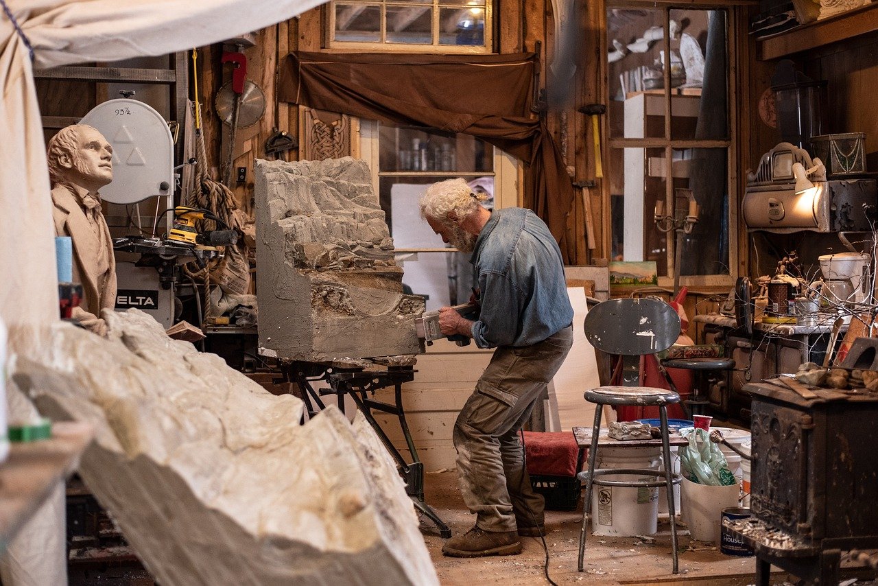 participez à nos ateliers de sculpture sur bois et développez votre créativité tout en apprenant les techniques essentielles. que vous soyez débutant ou expérimenté, nos sessions sont conçues pour tous les niveaux. rejoignez-nous pour une expérience enrichissante et pratique au cœur de l'art du travail du bois.