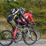 découvrez la liberté et l'aventure du vtt, un sport exaltant qui vous plonge au cœur de paysages naturels époustouflants. que vous soyez débutant ou expert, explorez des sentiers variés, perfectionnez votre technique et dévalez des pentes à couper le souffle. rejoignez la communauté des passionnés de mountain bike et vivez des moments inoubliables en pleine nature.