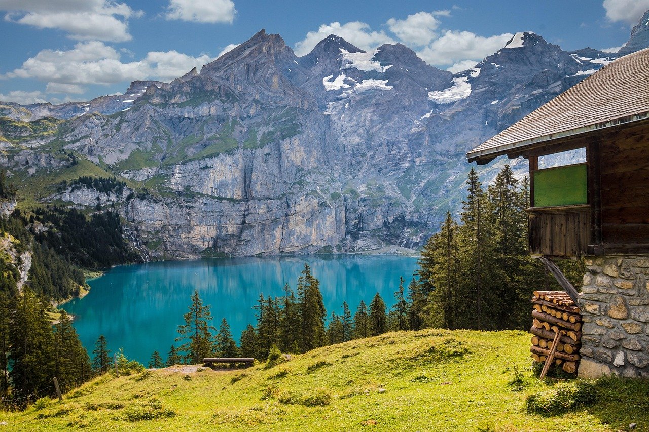 découvrez l'émerveillement des montagnes, des paysages à couper le souffle, des sentiers de randonnée enivrants et une faune fascinante. plongez dans l'aventure et la beauté naturelle que les montagnes offrent à chaque explorateur.