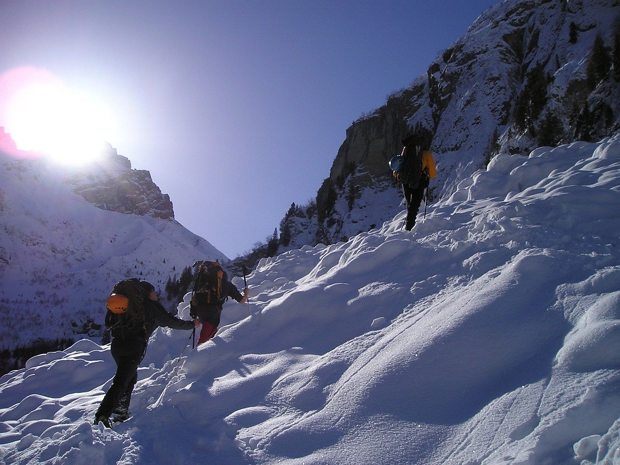 découvrez les joies de la raquette à neige, une activité hivernale immersive qui vous permet d'explorer des paysages enneigés et de profiter de la nature. que vous soyez débutant ou expert, la raquette à neige offre une expérience revigorante et accessible à tous.