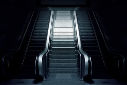 découvrez une expérience culinaire hors du commun dans notre restaurant underground, où la gastronomie rencontre l'art dans un cadre secret et intimiste. savourez des plats innovants préparés par des chefs talentueux, tout en profitant d'une atmosphère unique et mystérieuse.