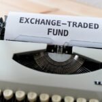 découvrez le crowdsourcing : une méthode innovante de collecte d'idées, de compétences ou de financement auprès du grand public pour accélérer l'innovation et concrétiser vos projets.