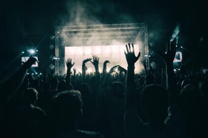 découvrez comment toucher et engager efficacement une audience locale grâce à des stratégies adaptées à votre région et à vos besoins spécifiques.